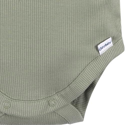 Gerber Baby bodysuit and shorts set Perfect for growing little ones